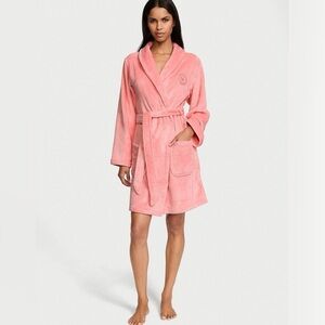 Victoria's Secret Soft Pink Plush Robe passion pink